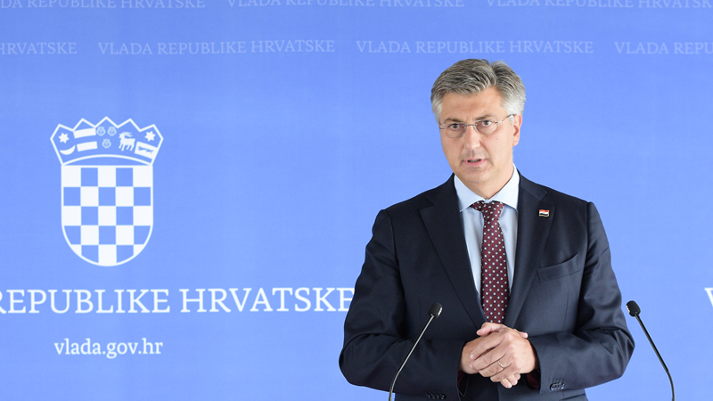 Plenković: Ne možemo trošiti novac svih poreznih obveznika zbog onih koji se ne žele cijepiti